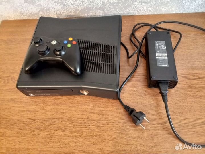 Xbox 360 slim не прошитый