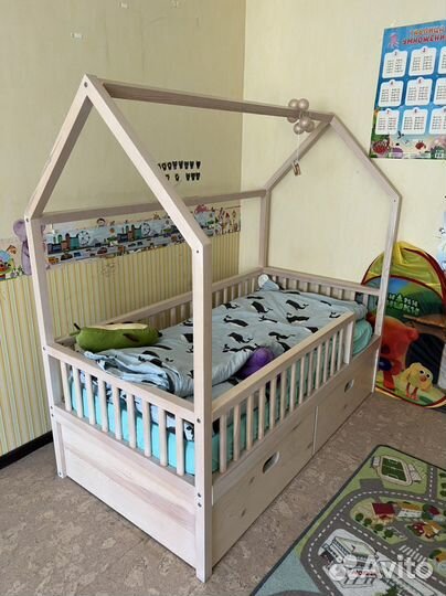 Кровать из массива сосны детская