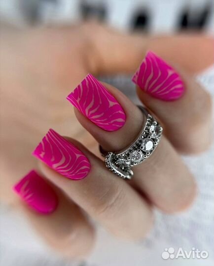 Мастер маникюра и педикюра