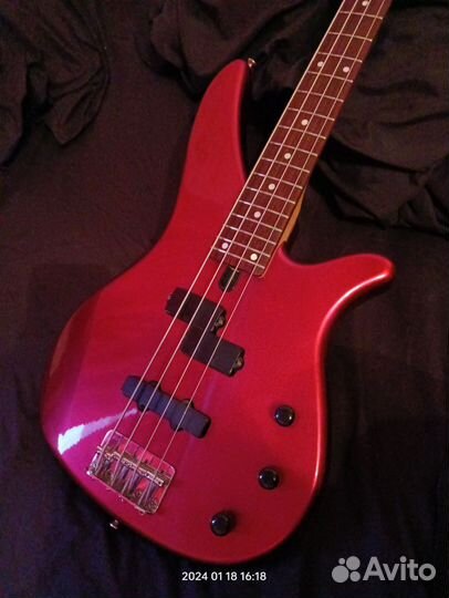 Бас гитара yamaha rbx270j