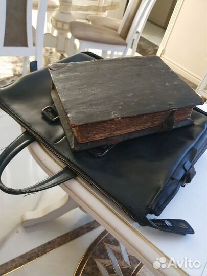 Старинные антикварные книги