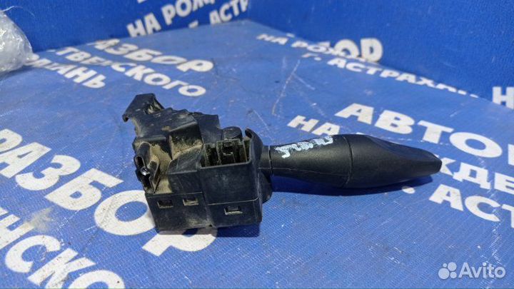 Переключатель поворотов Ford Focus 1 седан 2002