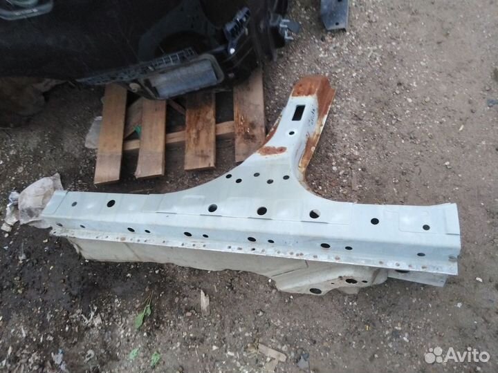 Стойка левая Chevrolet Cruze хэтчбек