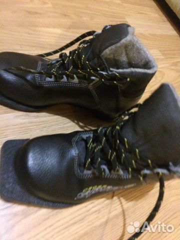 Лыжные ботинки