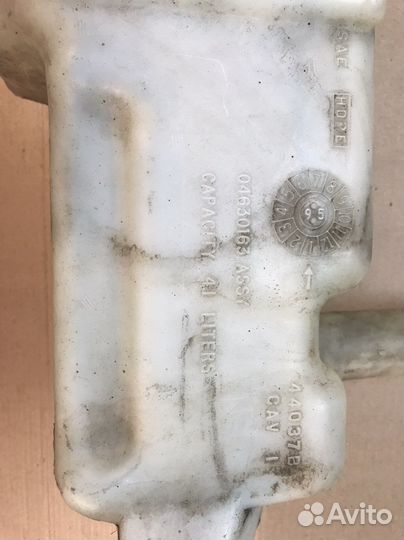 Бачек омывателя стекла Chrysler Stratus JA