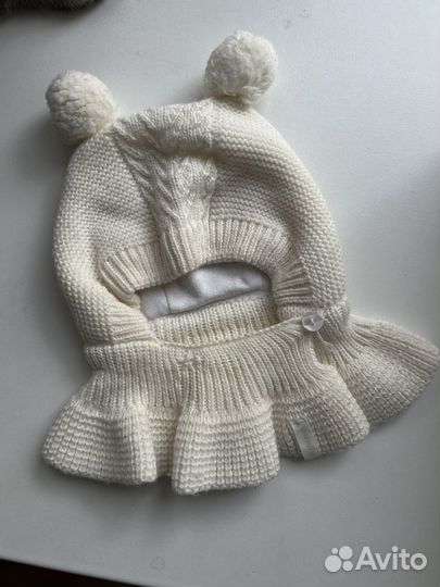 Шапка-шлем белая осенняя для малыша 38-42