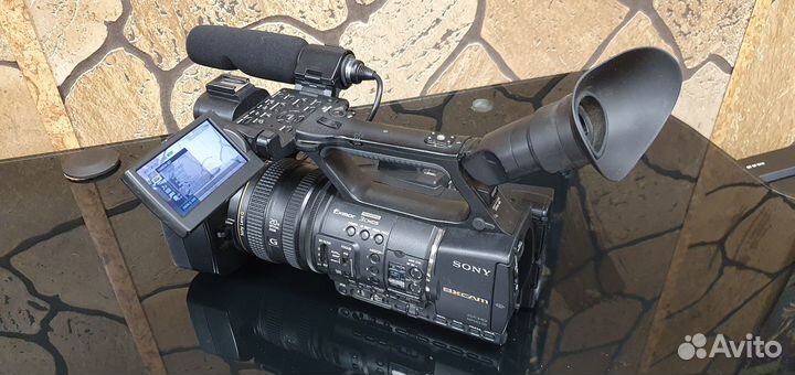 Видеокамера sony Sony HXR-NX5M+кофр+зимник+зарядка