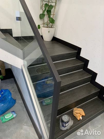 Стеклянные перила для лестниц