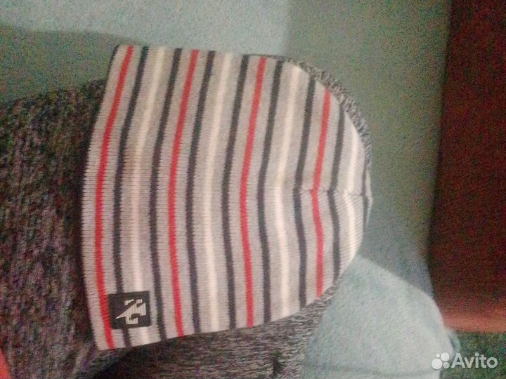 Отда шапку на мальчика