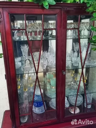 Румынский мебельный гарнитур