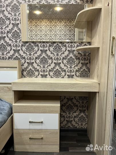 Спальный гарнитур