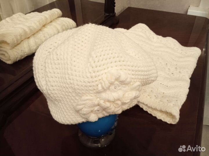 Белый двойной берёт и снуд