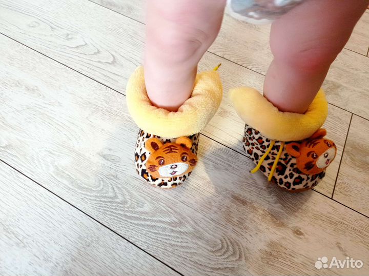 Шапочка и пинетки