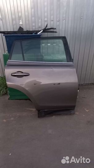 Дверь задняя правая в сборе Toyota Rav4 40