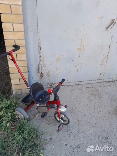 Детский трехколесный велосипед