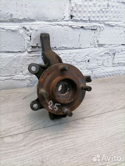 Кулак поворотный передний левый Nissan Micra K12