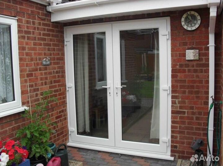 Дверь пластиковая входная