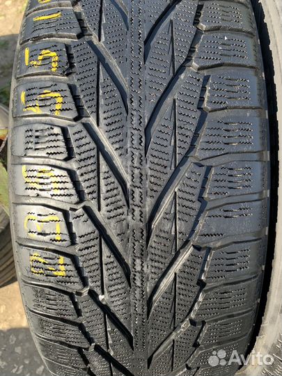 Nokian Tyres Hakkapeliitta R2 SUV 235/55 R19