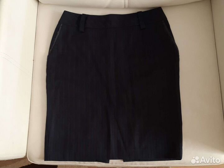 Юбка чуть выше колен, 36 размер