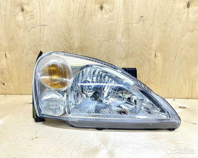 Фара правая Suzuki Liana Aerio 2001-2007