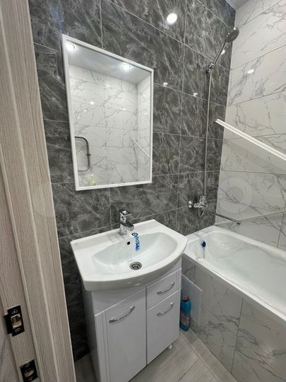 2-к. квартира, 54 м², 3/16 эт.