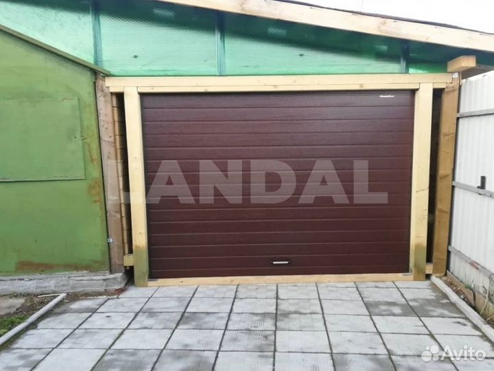 Секционные ворота