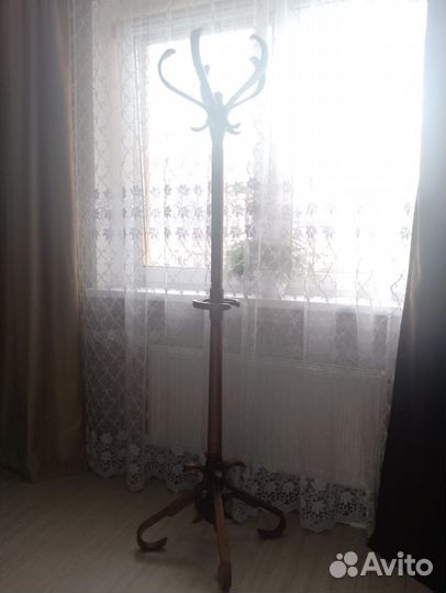 Полки стеллажи деревянные