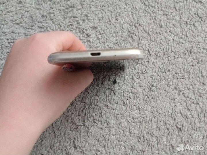 Телефон Samsung