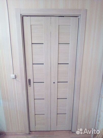 Складная межкомнатная дверь