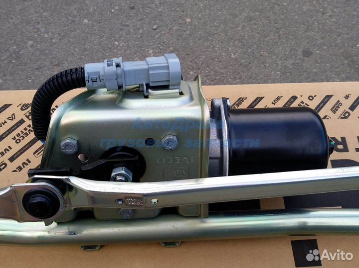 Трапеция стеклоочистителя Ивеко Дейли оригинал