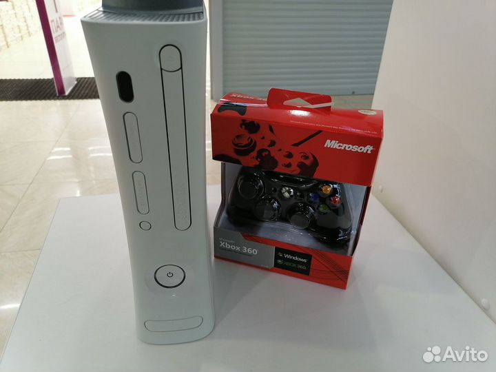 Xbox 360 Arcade 320 gb +джой + 114 игр