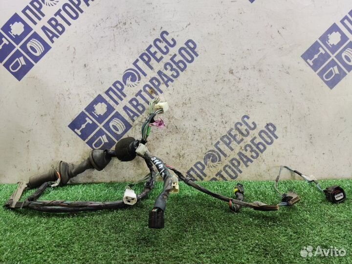 Проводка двери передняя правая Toyota Avensis
