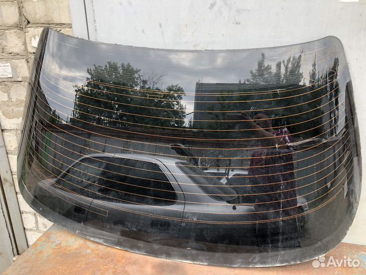 Заднее стекло Toyota Vista 30