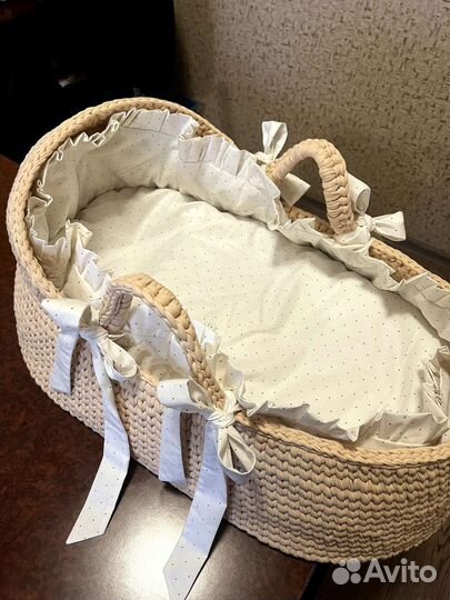 Вязаная люлька для новорожденного