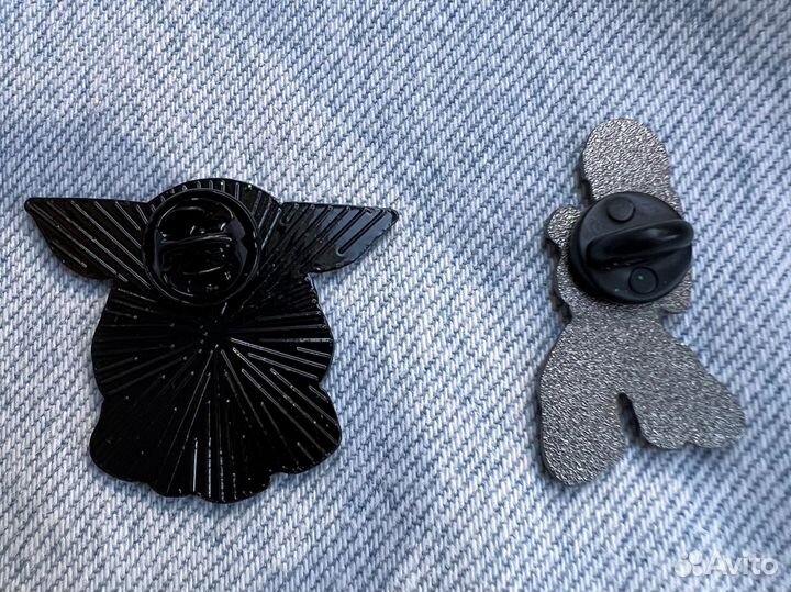 Значок пин розовый мандалорец малыш Йода