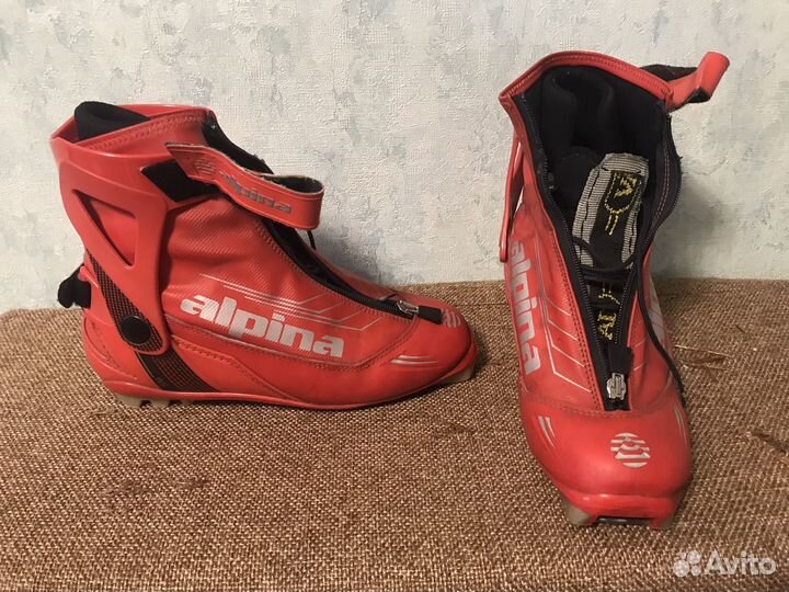 Лыжные ботинки коньковые