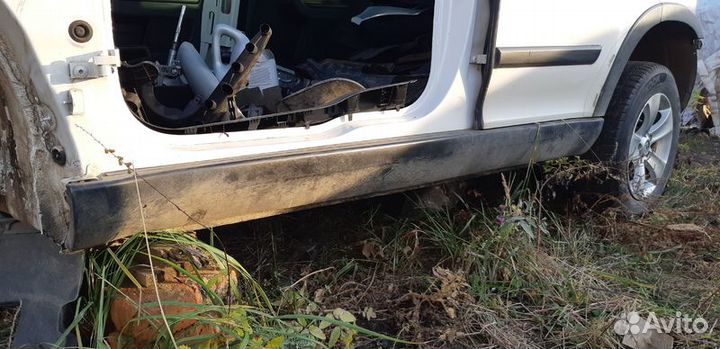 Порог левый Skoda Yeti 1.2