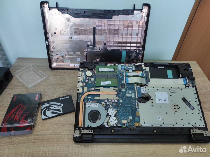 Ноутбук HP 15-bw530ur