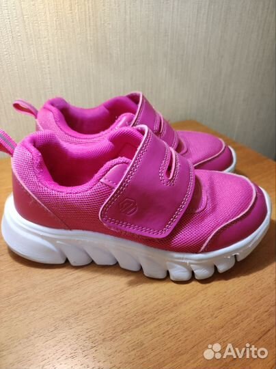 Кроссовки для девочки
