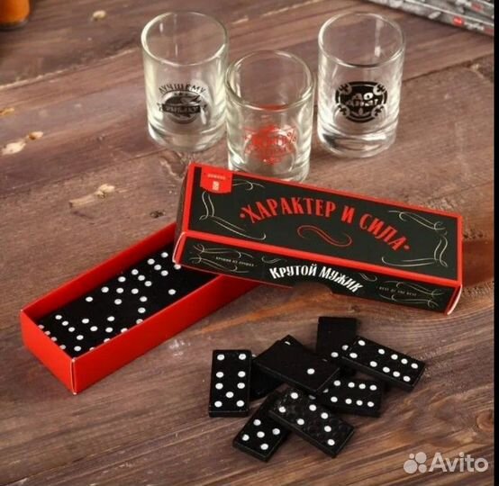 Подарочный набор (домино и 3 рюмки)