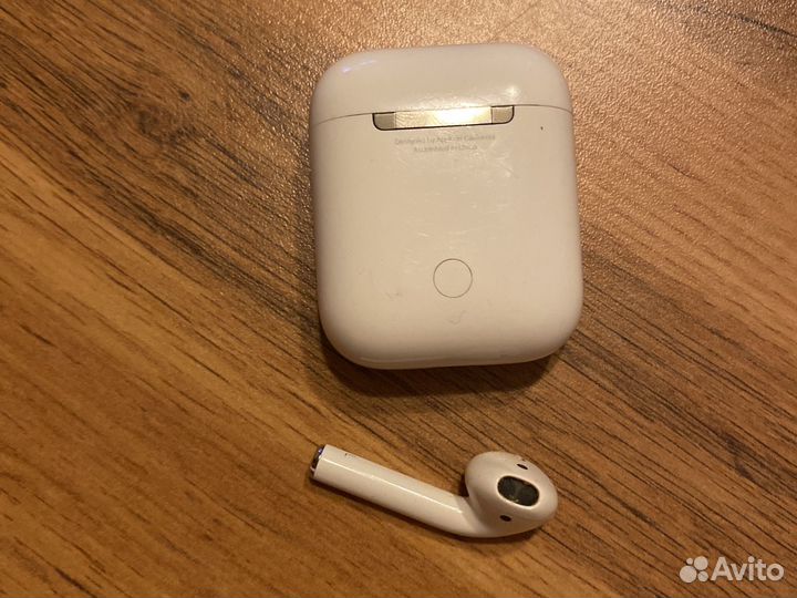 Наушники apple airpods левый и кейс оригинал