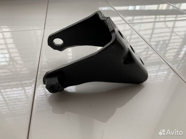 Кронштейн двигателя задний toyota corolla E12 2001