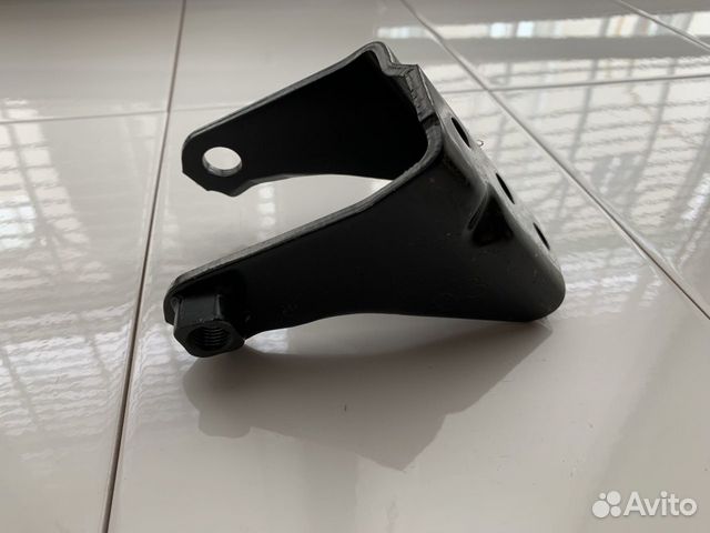 Кронштейн двигателя задний toyota corolla E12 2001