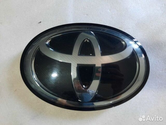 Эмблема передняя Toyota Land-Cruiser 200 2016