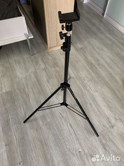 Штатив напольный для телефона от 70 до 210 см