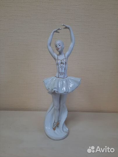 Фарфоровые статуэтки