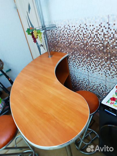 Барная стойка со сульями