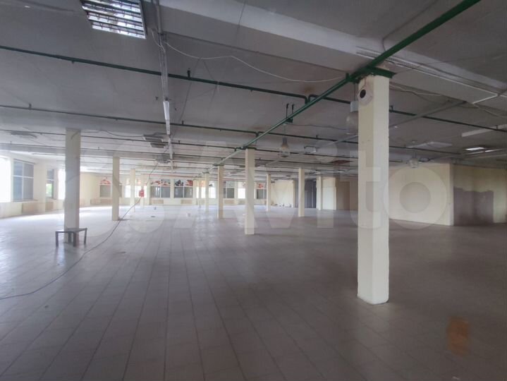Торговая площадь, 2500 м²