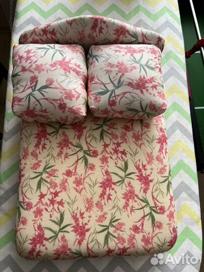 Детская кроватка для кукол