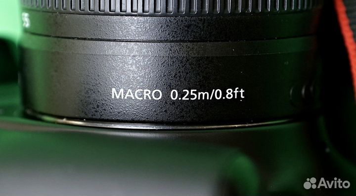 Зеркальный фотоаппарат Canon 1100d